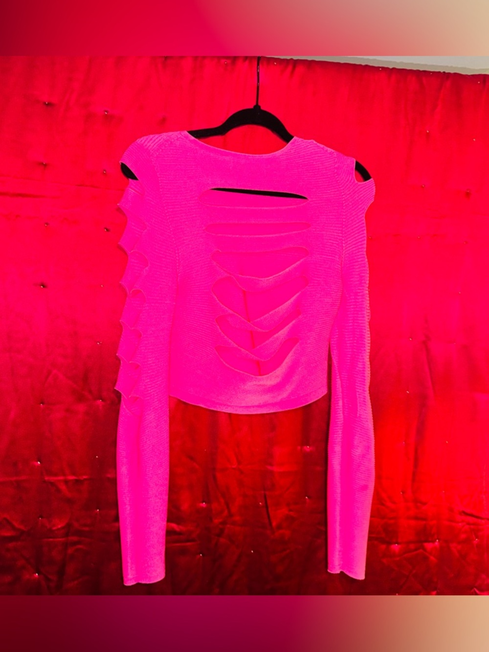 👑 Size Medium Neon Hot Pink Long-Sleeve Cutout Crop Top Sweater